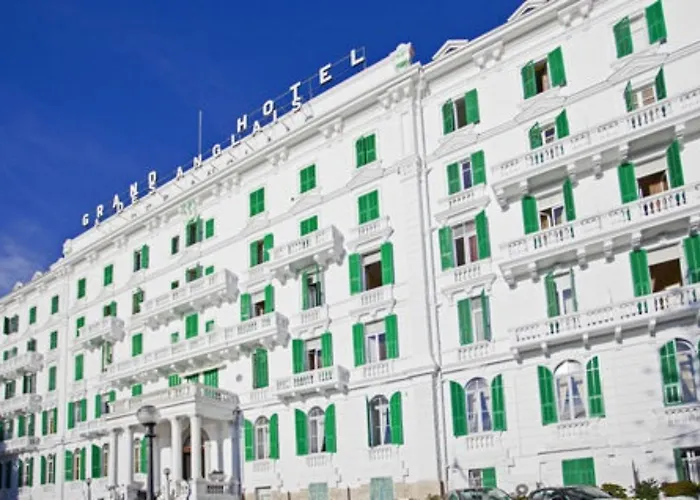Grand & Des Ξενοδοχείο 4*