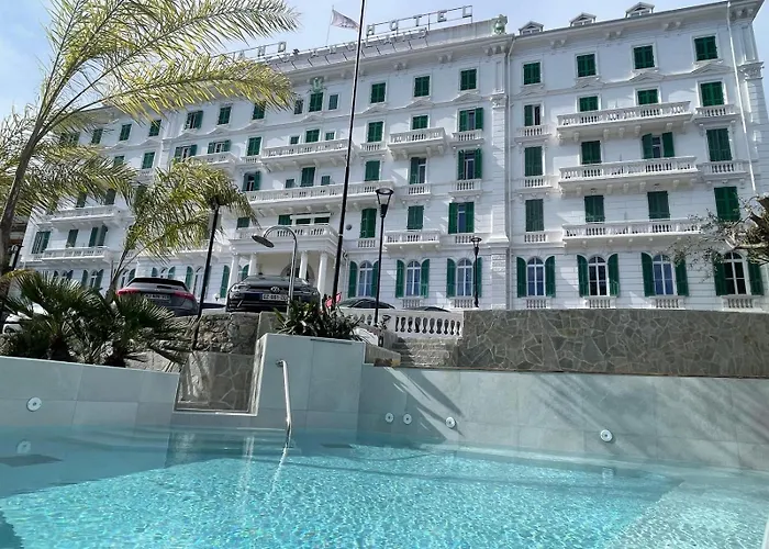 Grand & Des Hotel