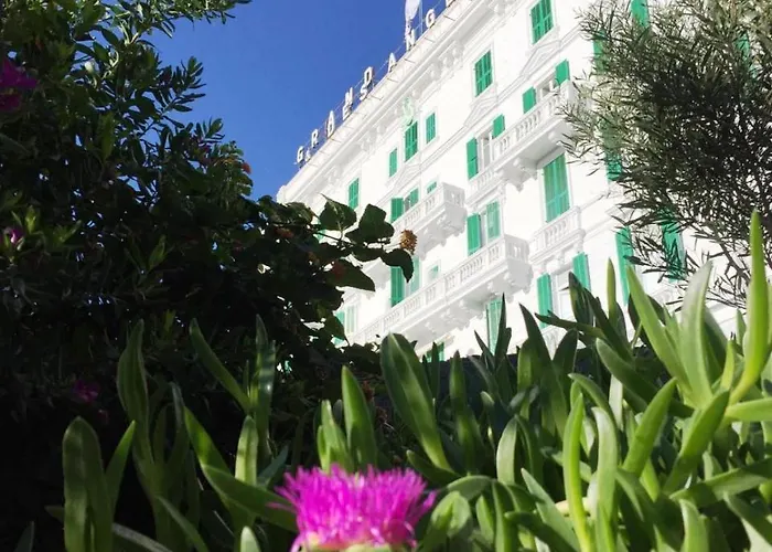 Grand & Des Hotel 4*