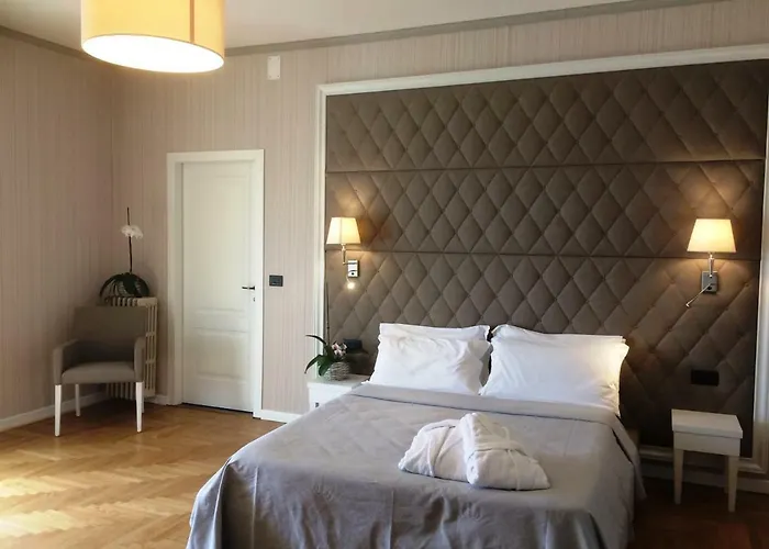 Ξενοδοχείο Grand & Des 4*